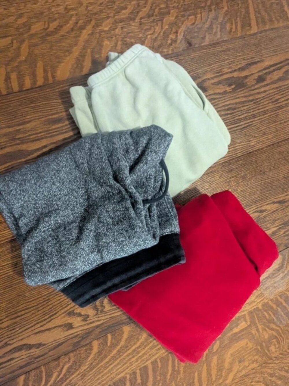 Set of 3 Preowned Teen Sweatpants Sizes Medium/Large Gray, Green, Red